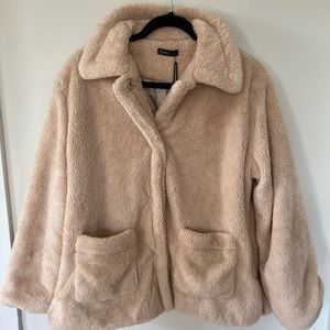NWT Faux fair Teddy Jacket Tan, Small